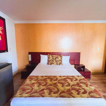 Hotel Luxor Перейра Екстер'єр фото