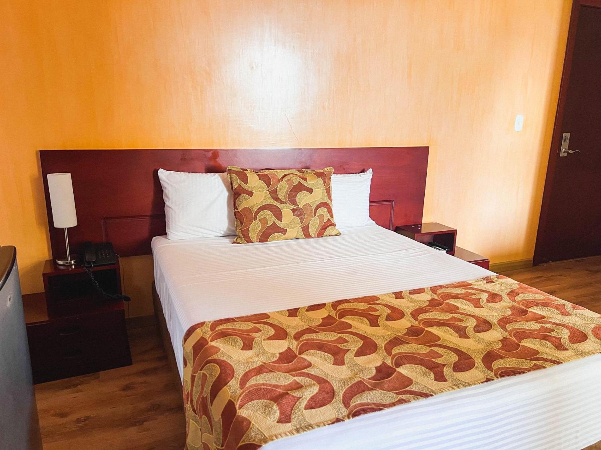 Hotel Luxor Перейра Екстер'єр фото