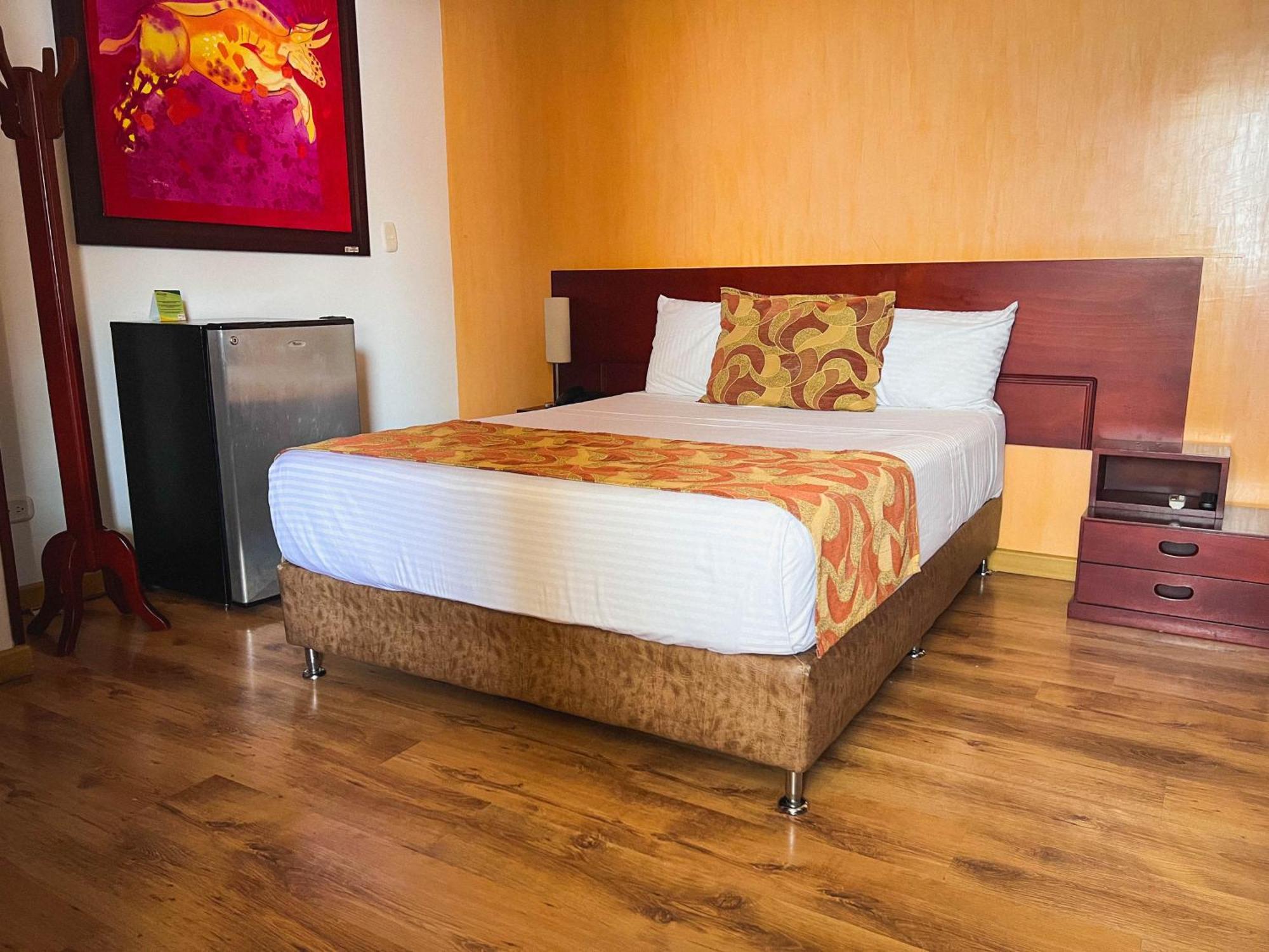 Hotel Luxor Перейра Екстер'єр фото
